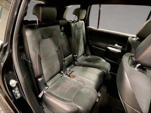 Used 2022 Mercedes-Benz GLB 35 AMG 4MATIC image 25