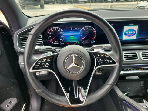 Used 2025 Mercedes-Benz GLS 450 4MATIC image 32