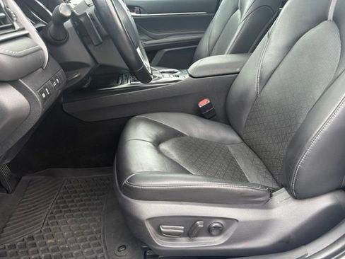 Used 2018 Toyota Camry XSE FWD image 10