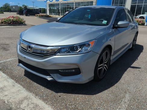 Used 2017 Honda Accord Sport image 1