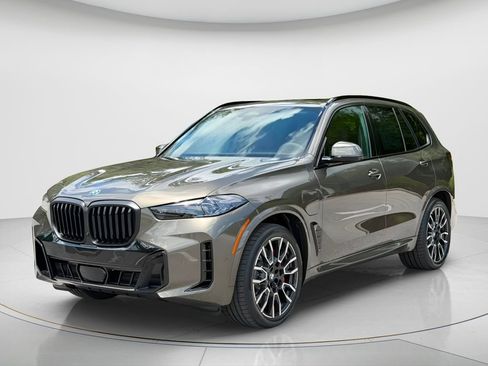 New 2026 BMW X5 xDrive50e w/ M Sport Package AWD/4WD image 1