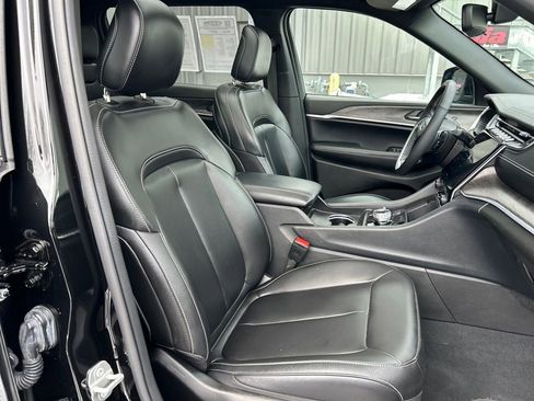 Used 2024 Jeep Grand Cherokee L Limited image 35