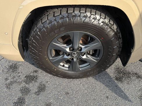 Certified 2025 Lexus LX 700h Overtrail AWD/4WD image 39