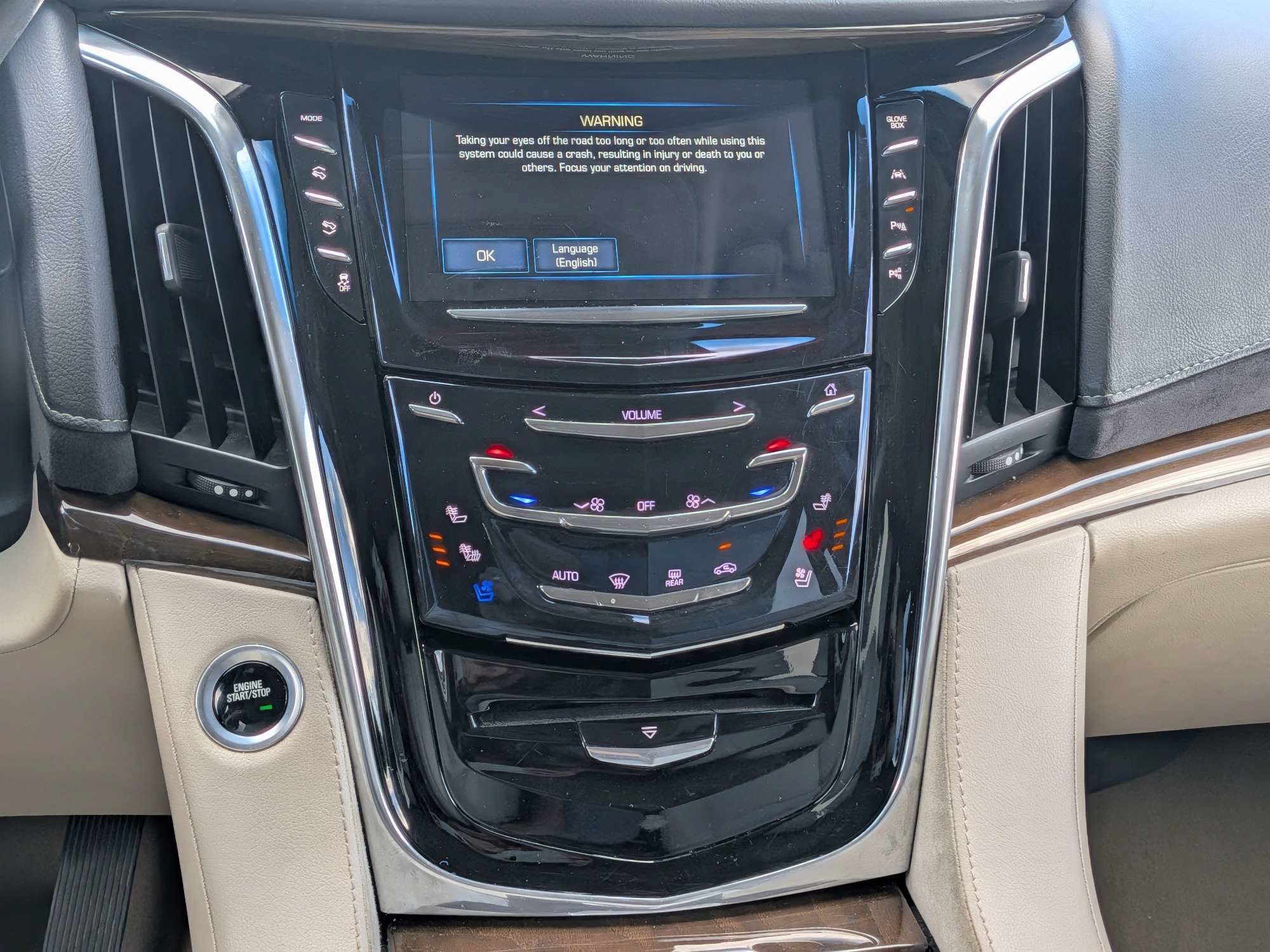 Used 2018 Cadillac Escalade ESV Luxury RWD image 21