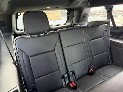 Used 2023 GMC Yukon XL Denali AWD/4WD image 13