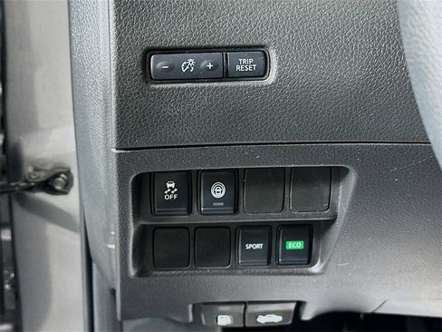 Certified 2020 Nissan Rogue Sport SV image 10