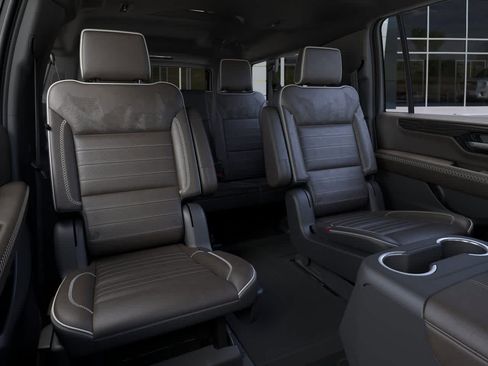New 2026 GMC Yukon XL Denali Ultimate w/ LPO, Floor Liner Package AWD/4WD image 17