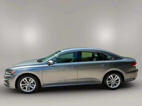 Used 2020 Volkswagen Passat 2.0T SE FWD image 4