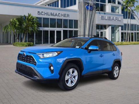 Used 2019 Toyota RAV4 XLE w/ Convenience Package image 3