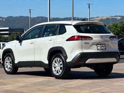 Used 2025 Toyota Corolla Cross L FWD image 6