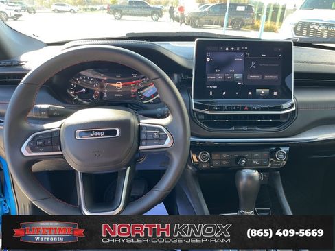 Used 2024 Jeep Compass Trailhawk image 8