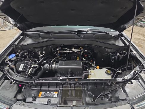 Used 2023 Ford Explorer XLT w/ Equipment Group 202A image 34