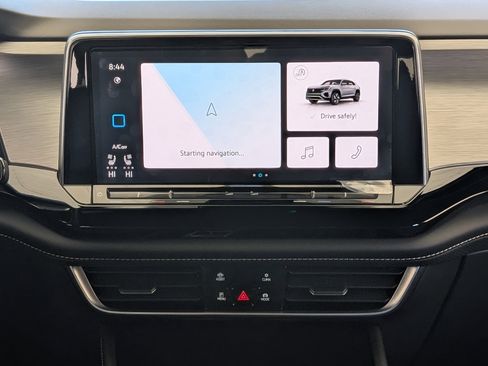 Used 2024 Volkswagen Atlas Cross Sport SE image 26