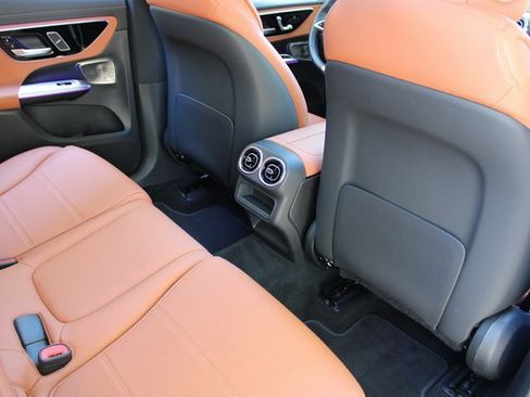 Used 2023 Mercedes-Benz GLC 300 4MATIC w/ Pinnacle Trim Package image 15