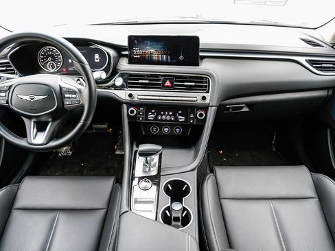 Used 2025 Genesis G70 2.5T image 10