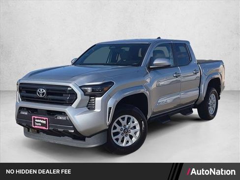 Certified 2025 Toyota Tacoma SR5 AWD/4WD image 1
