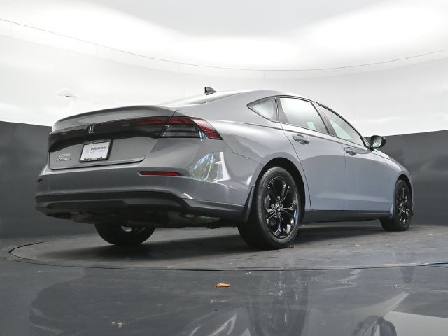 Used 2025 Honda Accord SE image 27