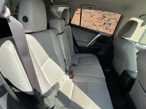Used 2015 Toyota RAV4 LE image 23