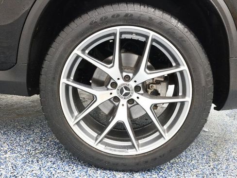 Used 2021 Mercedes-Benz GLC 300 4MATIC Coupe image 6