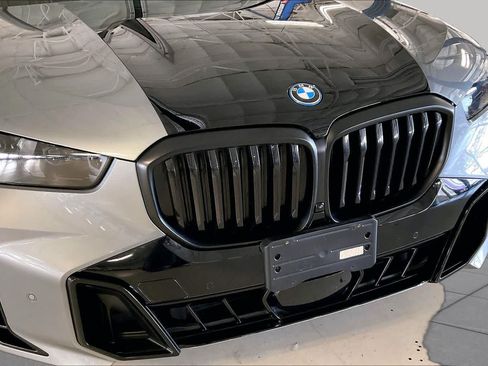 Used 2025 BMW X5 xDrive50e w/ Executive Package AWD/4WD image 30
