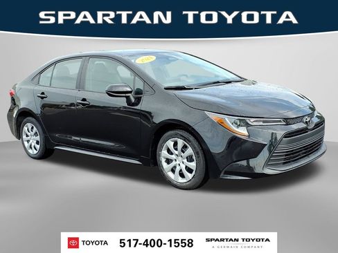 Used 2024 Toyota Corolla LE FWD image 5