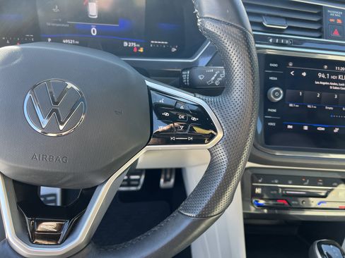 Certified 2022 Volkswagen Tiguan SE R-Line image 19