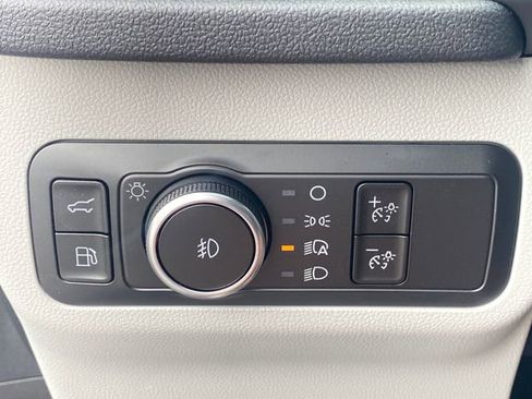 New 2025 Ford Escape SE image 32