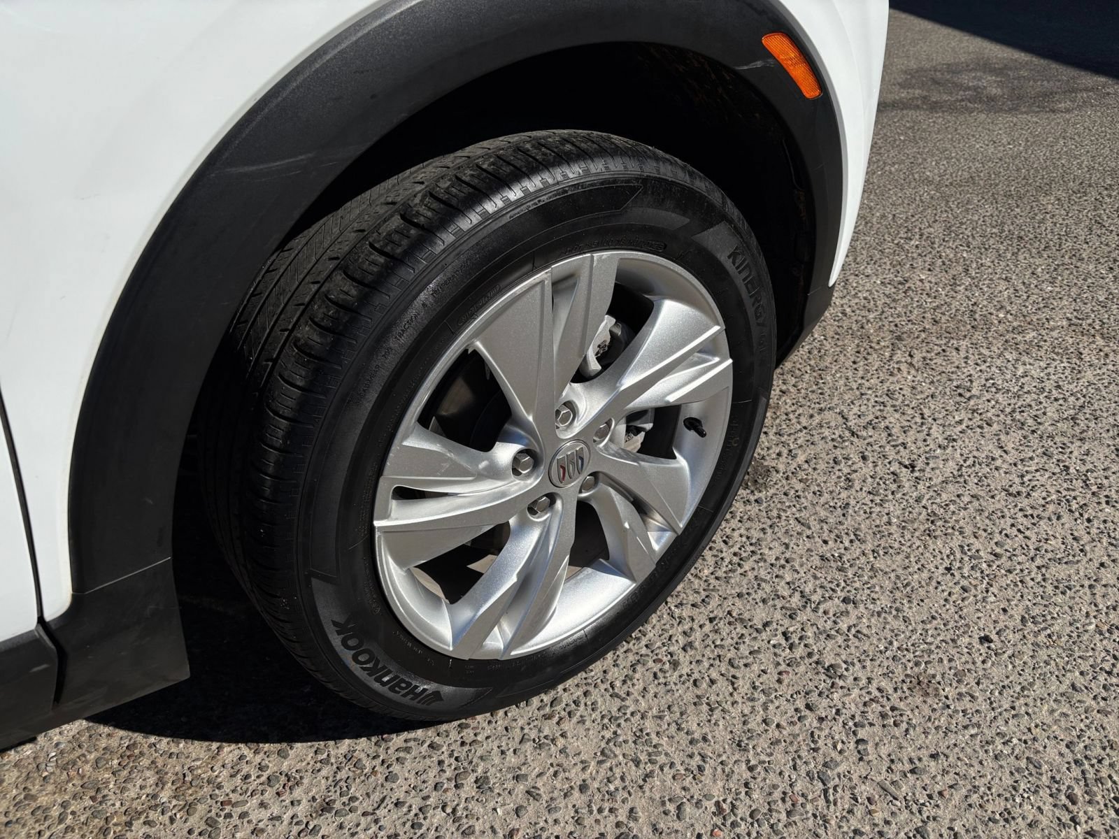 Used 2025 Buick Encore GX Preferred AWD/4WD image 29