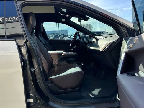 Used 2022 BMW iX xDrive50 w/ Sport Package image 32