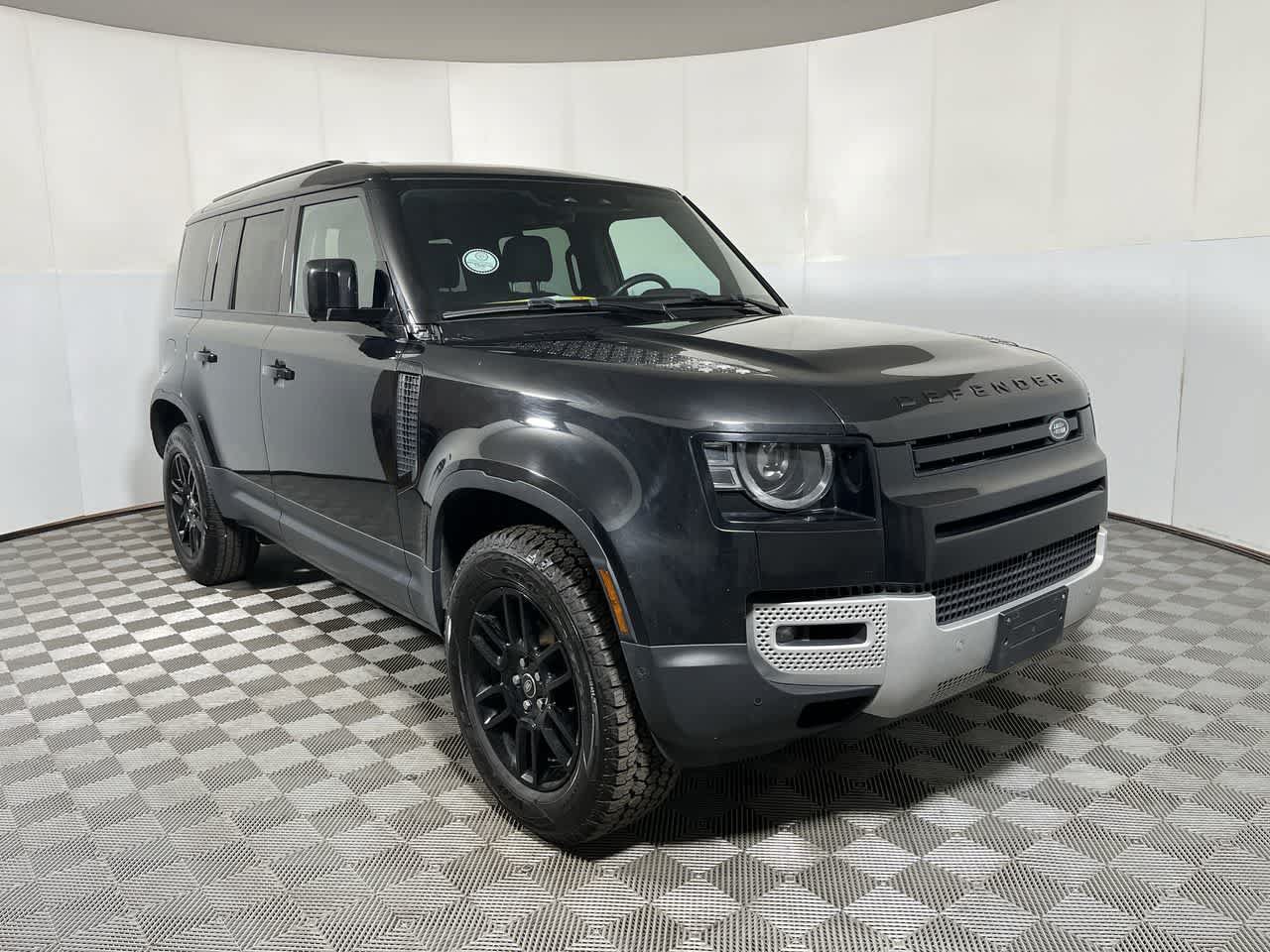 Used 2025 Land Rover Defender 110 S AWD/4WD image 2