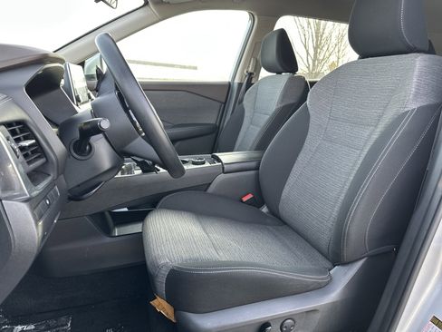 Used 2023 Nissan Rogue SV image 16