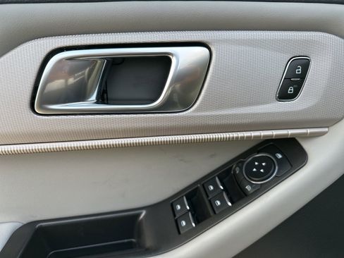 New 2025 Ford Explorer Active w/ Active Comfort Package image 6