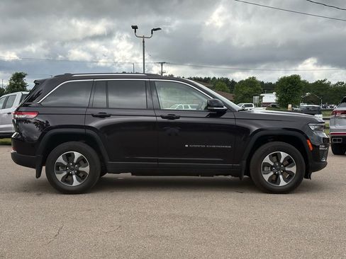 Used 2022 Jeep Grand Cherokee Limited 4xe w/ MOPAR Finishing Package AWD/4WD image 9
