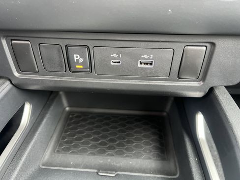 Used 2022 Nissan Frontier SV w/ Technology Package image 23