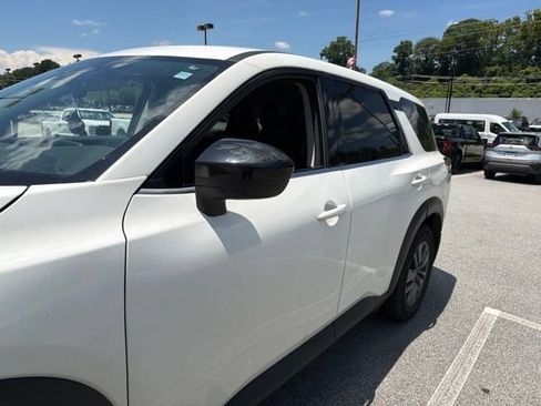 Used 2025 Nissan Pathfinder S FWD image 5