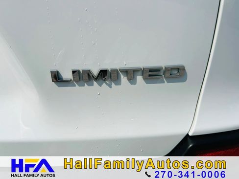 Used 2019 Jeep Cherokee Limited FWD image 33