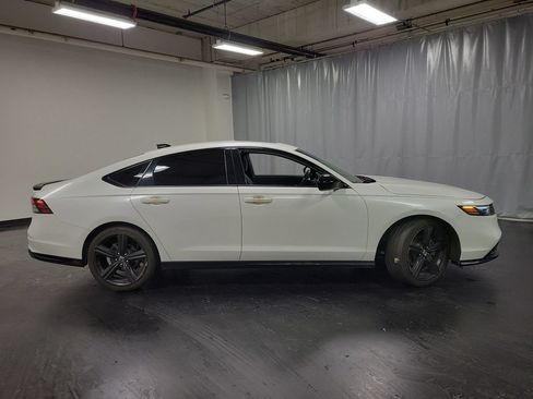 Used 2023 Honda Accord Sport image 9