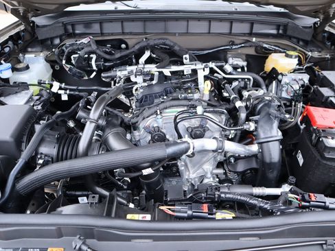 New 2025 Ford Bronco 4-Door image 19