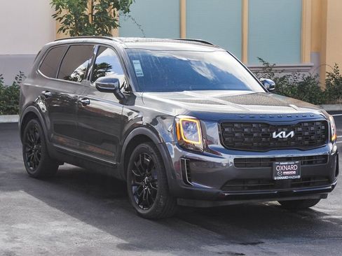 Used 2022 Kia Telluride EX w/ EX Premium Package image 3