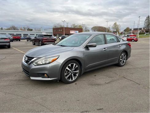 Used 2016 Nissan Altima 2.5 SR FWD image 3