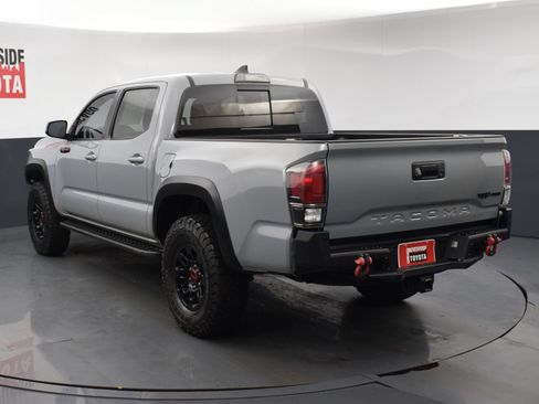 Used 2017 Toyota Tacoma TRD Pro AWD/4WD image 3