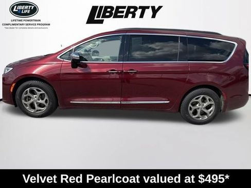 Used 2023 Chrysler Pacifica Limited w/ Uconnect Theater Family Group FWD image 4