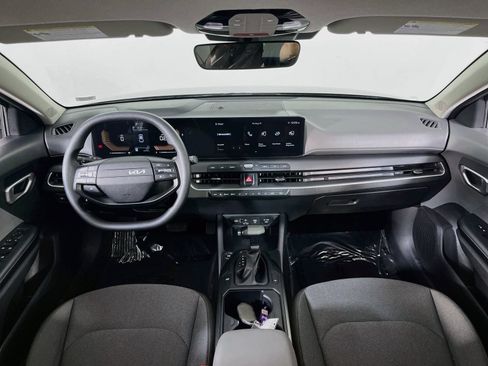Used 2025 Kia K4 FWD image 11
