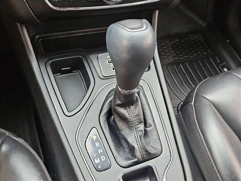 Used 2021 Jeep Cherokee Latitude Plus w/ Sun & Sound Group FWD image 12
