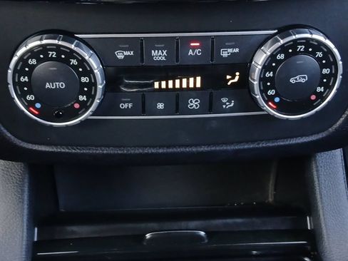 Used 2017 Mercedes-Benz GLE 350 4MATIC image 4