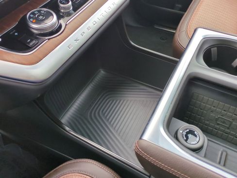 Used 2025 Ford Expedition King Ranch image 41