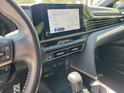 Used 2025 Toyota Camry SE FWD image 24
