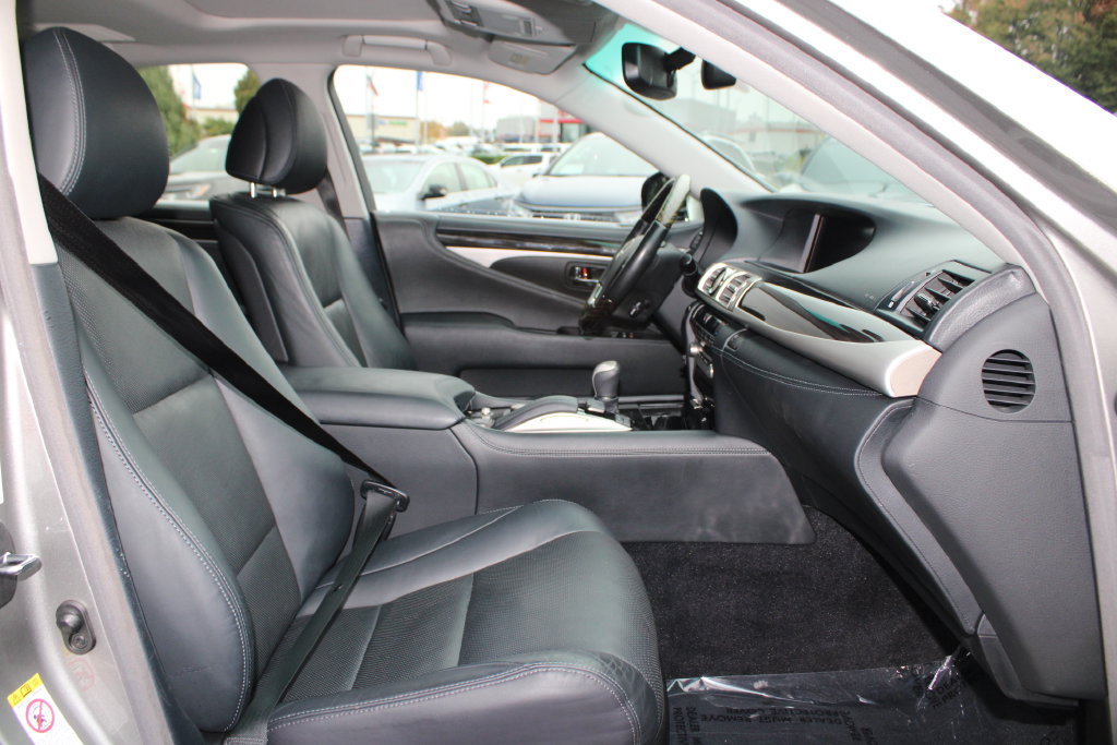 Used 2017 Lexus LS 460 AWD w/ Comfort Package image 12