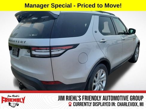 Used 2018 Land Rover Discovery SE image 5