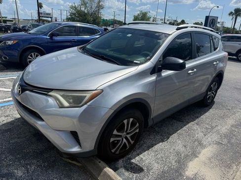 Used 2016 Toyota RAV4 LE FWD image 1